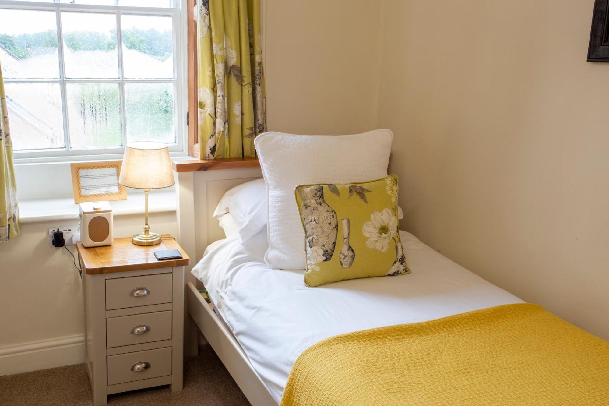 Market Cross Guest House Belford Esterno foto